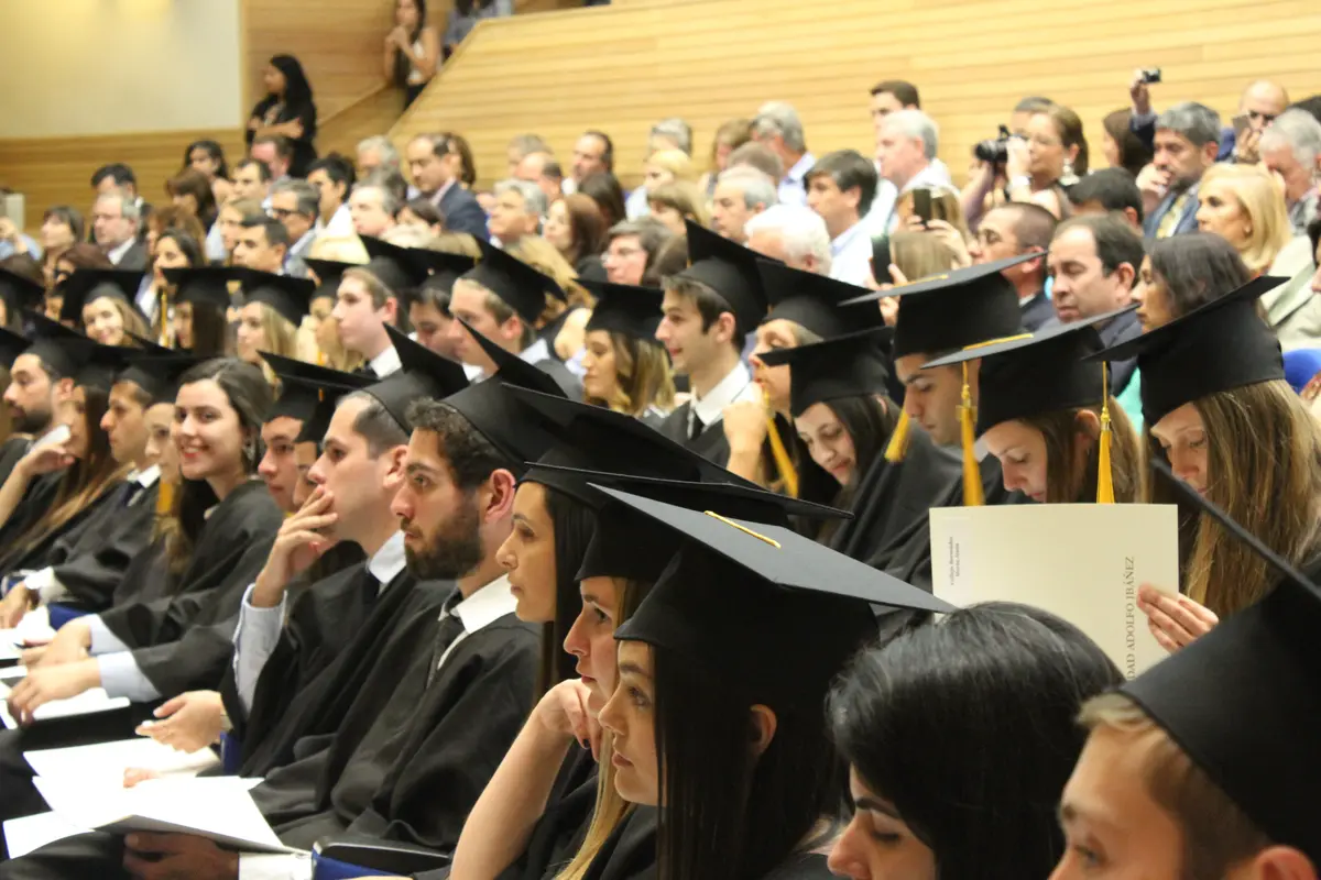Étudiants et enseignants dans un programme IA